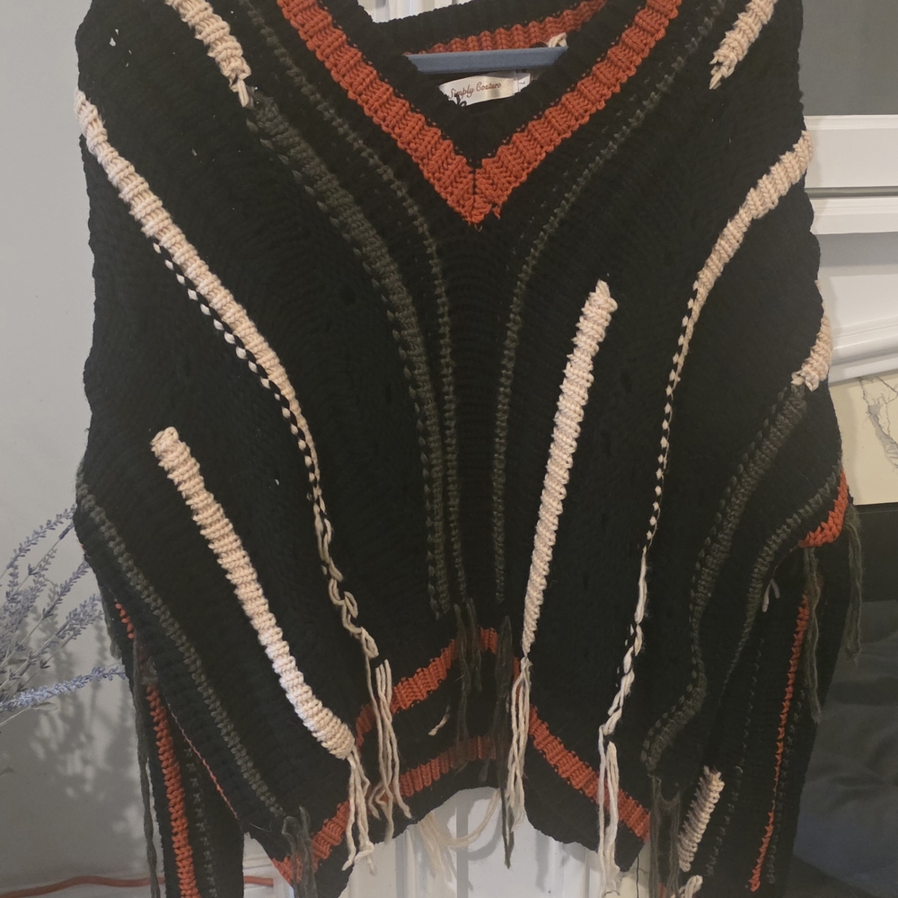 Simply Couture Black and Orange V-Neck Sweater